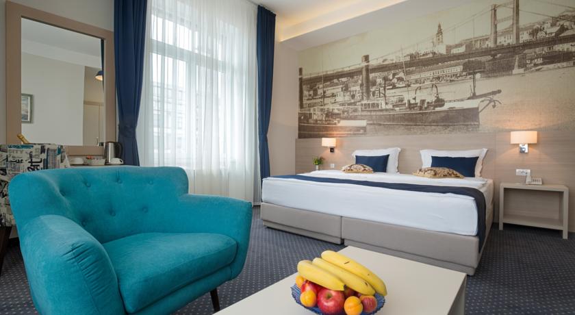 Five Points Square 19